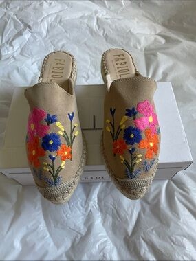Fabiolas Beige Floral Embroidered Espadrille Mules Size- 40/EU, 9-9.5/USA NWOB